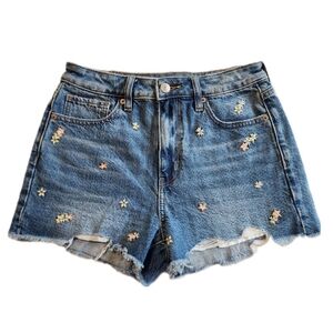 American Eagle Mom Short with embroidered Daises🌼